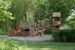 Ein Spielplatz in Damp